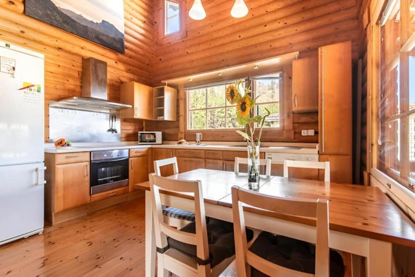 Home2book Cozy Arucas, Porch, Garden & Bbq Hébergement de vacances *